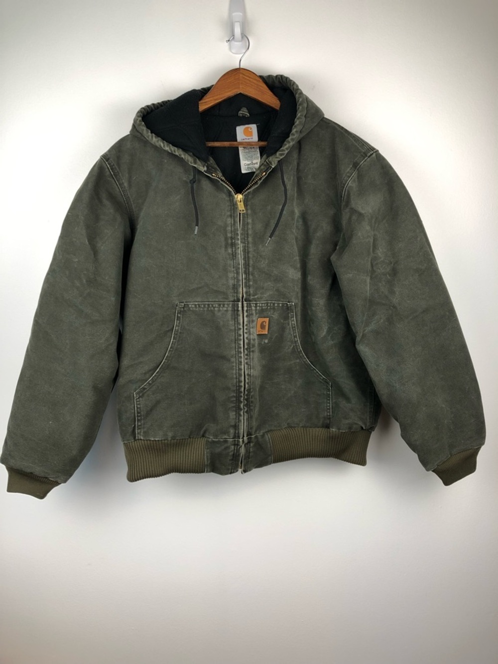 Vintage Men’s Carhartt Duck Jacket with Hood and Leather Logo Patch